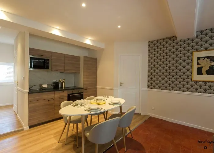 Apartment 12 Carnot - *